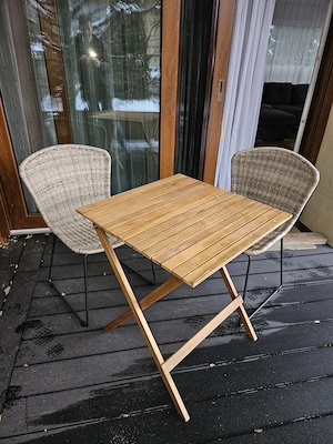 Schönes 2er Balkonset, 1 Jahr alt, super erhalten, überdacht in Garage gestanden; Tisch klappbar