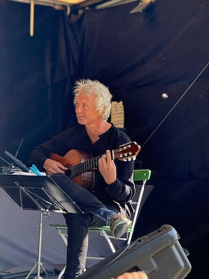 Gitarrenunterricht von Diplom-Musiklehrer