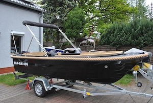 Motorboot Sloep Schaluppe Konsolenboot mit 15 PS Motor Bild 6
