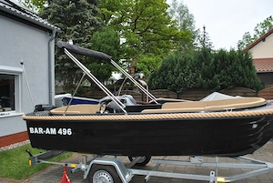Motorboot Sloep Schaluppe Konsolenboot mit 15 PS Motor Bild 4