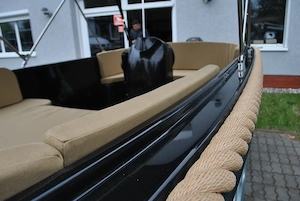 Motorboot Sloep Schaluppe Konsolenboot mit 15 PS Motor Bild 8