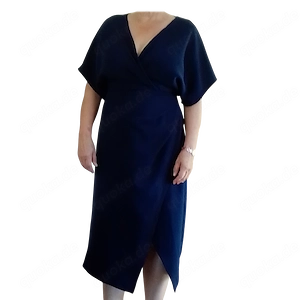 Blaues Kleid von TUSSAH
