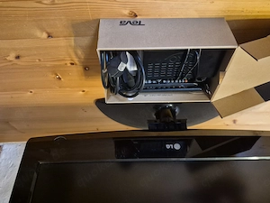 LG Fernseher Flatscreen 32 Zoll   80cm