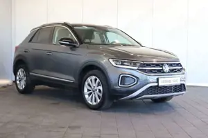 Volkswagen T-Roc 1.5 TSI Style MATRIX+AID+ACC+CARPLAY+AHK Bild 3