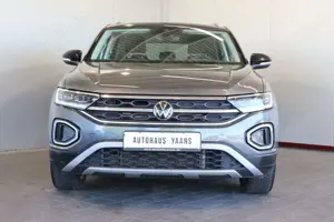 Volkswagen T-Roc 1.5 TSI Style MATRIX+AID+ACC+CARPLAY+AHK Bild 2