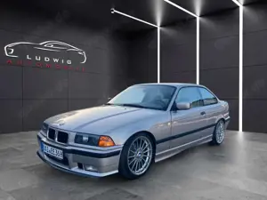 BMW 320 i Coupe / M PAKET / H ZULASSUNG / RESTAURIERT