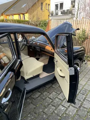 Mercedes-Benz 180 Ponton Limousine