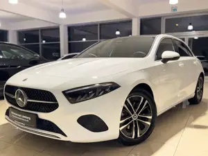Mercedes-Benz A 180 Progressive,700 KM, R-CAM,Panorama,LED