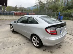 Mercedes-Benz C 180 C-Klasse Sportcoupe Kompressor Sportcoupe Bild 2