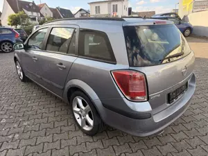 Opel Astra Sport Bild 4