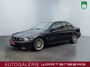 BMW M5 //MASSAGE//UNFALLFREI//DEUTSCHES MODEL/