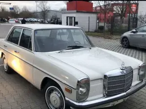 Mercedes-Benz 220 D / 8