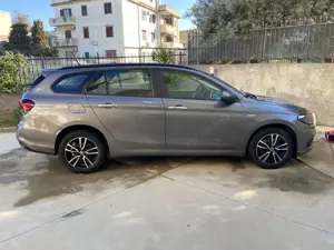 Fiat Tipo SW 1.3 mjt Easy ss 95cv my19 Bild 2