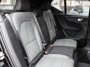 Volvo XC40 B3 Plus Dark Aut. Navi*PDC*LED Bild 5