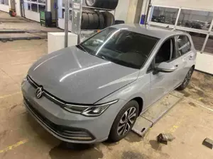 Volkswagen Golf Active 1.5 TSI DSG NAVI KAMERA ACC ALU APS SITZHEIZUNG CLIMATRONIC