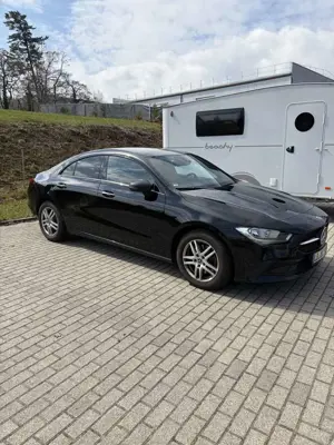 Mercedes-Benz CLA 200 8-fach bereift HU 05/27 Night Paket Bild 3