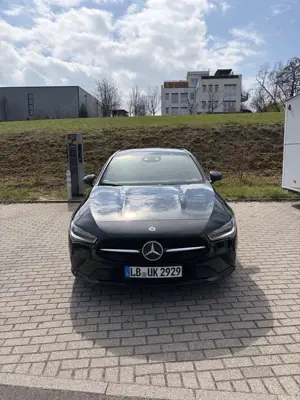 Mercedes-Benz CLA 200 8-fach bereift HU 05/27 Night Paket