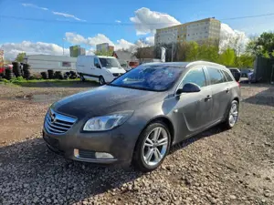 Opel Insignia Sport 4x4+abn.AHK+Vollausstattung