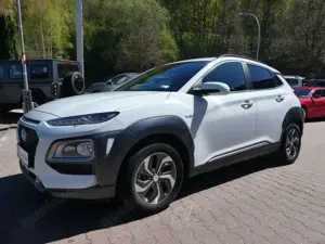 Hyundai KONA 1.6*Hybrid*Automatik*SHZ*HuD*Kam