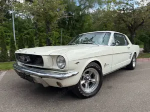 Ford Mustang V8 aus 1966 mit Servolenkung/Klimaanlage