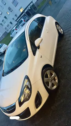 Opel Corsa 1.4 16V Color Edition