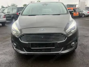 Ford S-Max Titanium