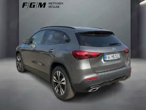 Mercedes-Benz GLA 180 GLA 180 Progressive/Navi/Distronic/Keyless-Go/LED Bild 2