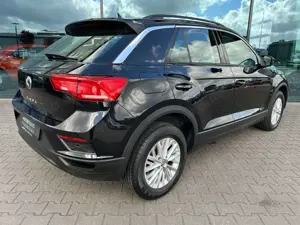 Volkswagen T-Roc 1.5 TSI DSG Sitzheizung PDC Bluetooth Bild 2