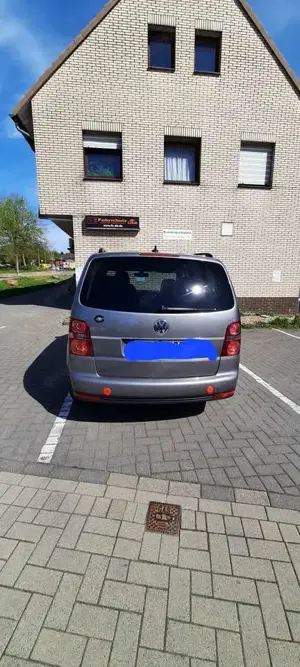 Volkswagen Touran 1.4 TSI Conceptline Bild 4
