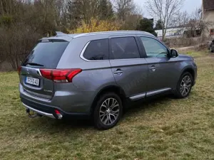 Mitsubishi Outlander Outlander 2.2 DI-D 2WD Plus Bild 3