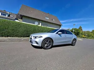 Mercedes-Benz A 220 A-Klasse Limousine 4Matic 7G-DCT Bild 2
