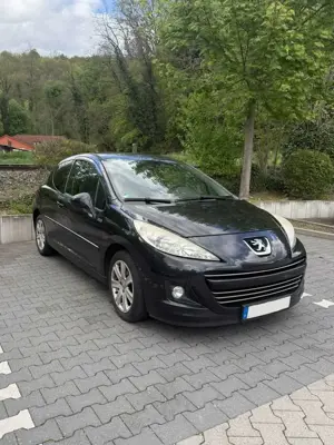 Peugeot 207 155 THP Sportium mit Sportsitzen