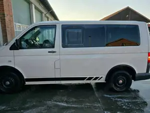 Volkswagen T5 Caravelle Bild 2