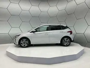 Hyundai i20 1.2 MPI GO Navi Kamera Klima Alufelgen Bild 3