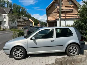 Volkswagen Golf 1.6, Alufelgen, TÜV 06.2026 Bild 2