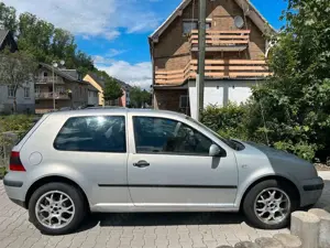 Volkswagen Golf 1.6, Alufelgen, TÜV 06.2026 Bild 5