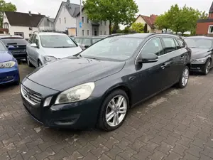 Volvo V60 Momentum Klima-Xenon-Navi-Tempomat-Pdc