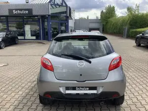 Mazda 2 1.5l MZR 102 PS Sports-Line 5-türig scheckheft Spo Bild 4