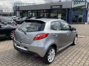 Mazda 2 1.5l MZR 102 PS Sports-Line 5-türig scheckheft Spo Bild 3