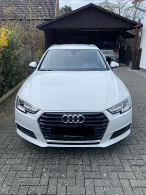 Audi A4 Avant, TÜV  Inspektion neu, 8-fach bereift