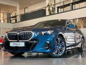 BMW 550 e Lim xDr. M-Sport SurrView Sbel HUD AHK ACC