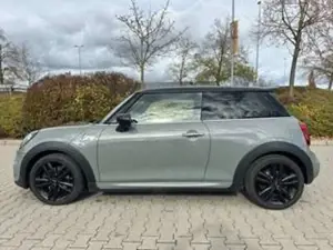 MINI Cooper S Mini Cooper S Aut./ JCW Ausstattung Bild 4