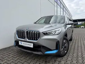 BMW iX1 xDrive 30 AD AHK-klappbar AHK Navi Digitales Cockp