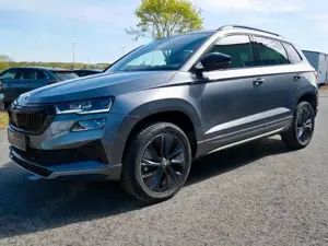 Skoda Karoq 1.5l TSI DSG Sportline+Matrix+5J. Garantie