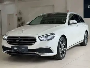 Mercedes-Benz E 300 T de Exclusive Pano 360° HUD Distr AHK Mult