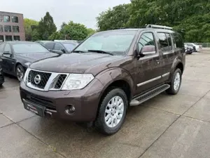 Nissan Pathfinder 3.0 dCi LE 7 Sitzplätze