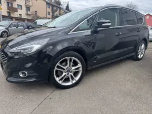 Ford S-Max Titanium AWD 7 Sitzer Acc R kamera Vollleder!!!!