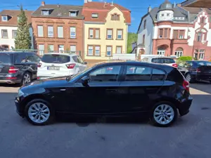 BMW 118 118d  Automatik " TÜV / AU neu, Sitzheizung, Schiebedach, Navi "