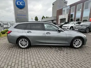 BMW 318 318d Touring ACC+Panorama+LED+Park ASSIST