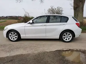 BMW 120 d * Top-Zustand * Nav * Garagenfahrzeug Bild 3